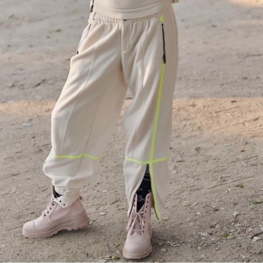 Free People Movement Arena Multi-Zip Joggers Size L EUC